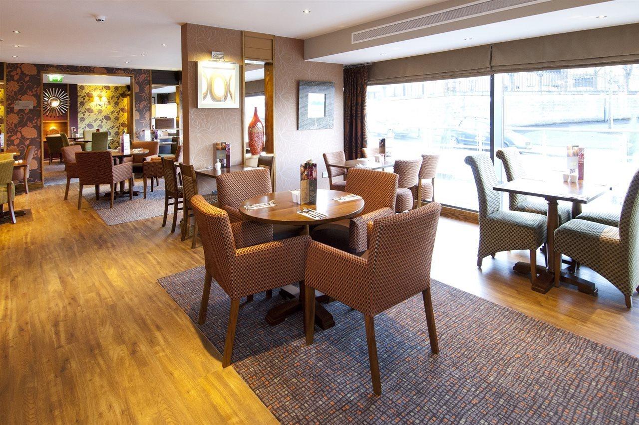Premier Inn Bradford Central Экстерьер фото