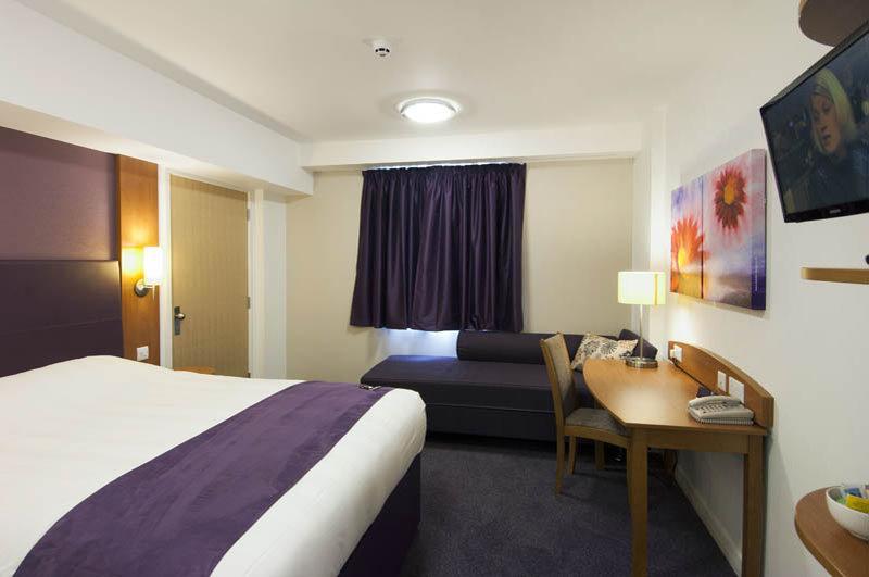 Premier Inn Bradford Central Экстерьер фото