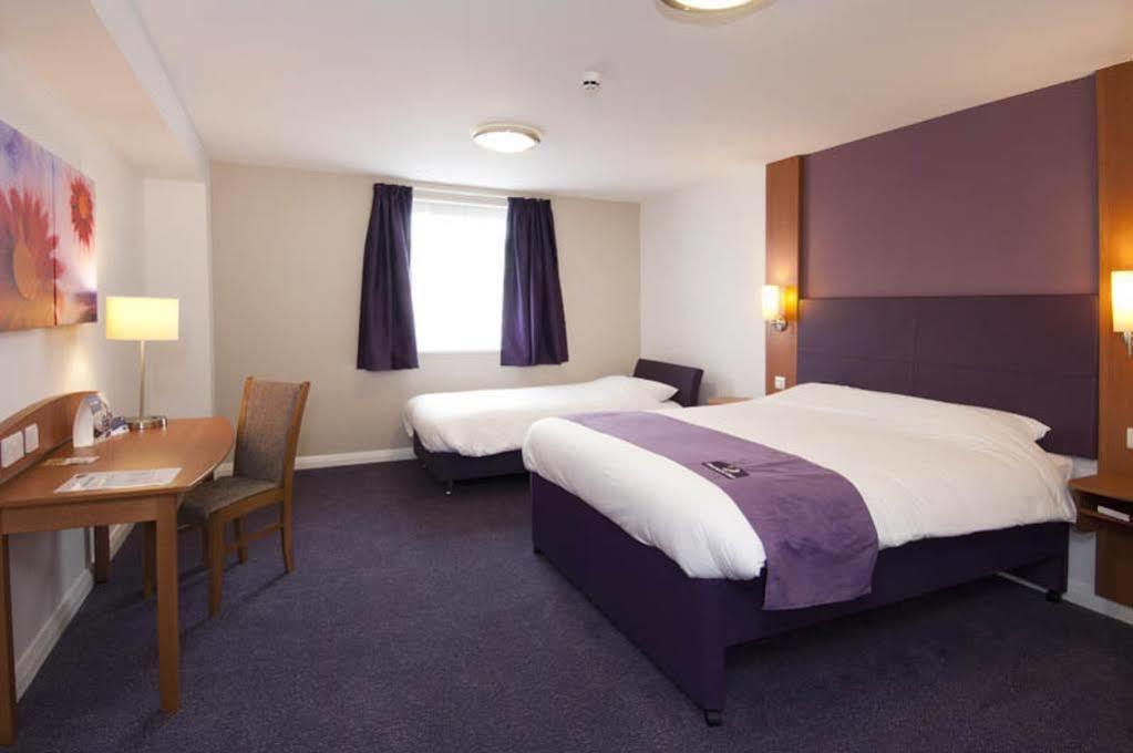 Premier Inn Bradford Central Экстерьер фото